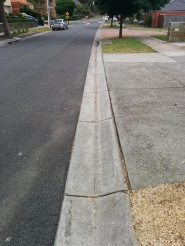Fully-Mountable-Kerb-and-Channel